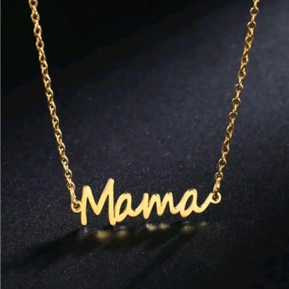 GoldโToneโMamaโScriptโNecklace
